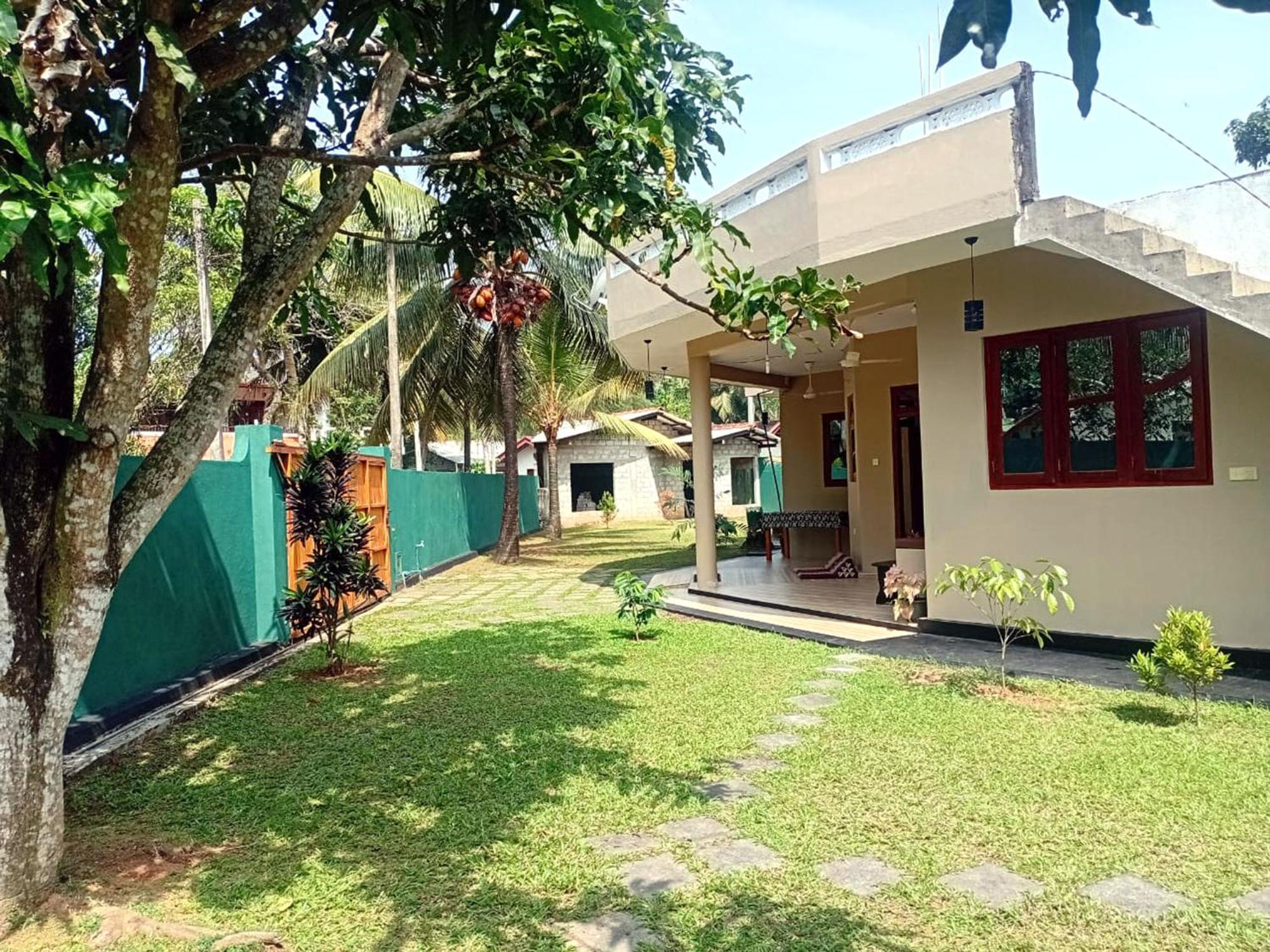 Guesthouse Dilush ベールワラ エクステリア 写真