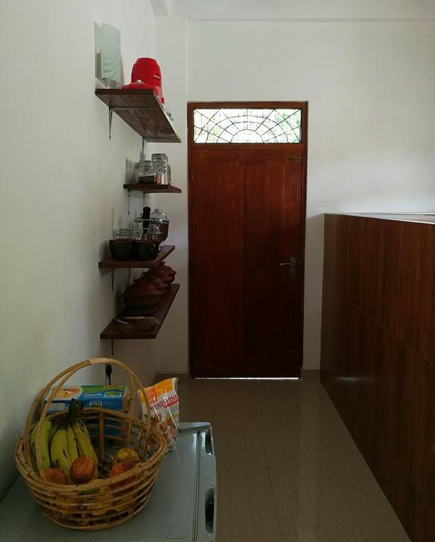 Guesthouse Dilush ベールワラ エクステリア 写真