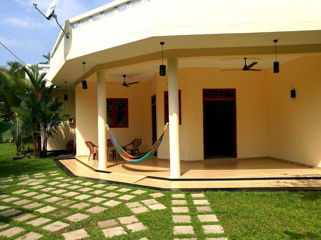Guesthouse Dilush ベールワラ エクステリア 写真